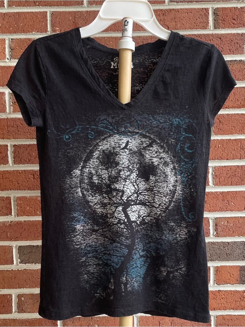 Mudd Black Short-Sleeve V-Neck Graphic Tee with Moon Tree Design